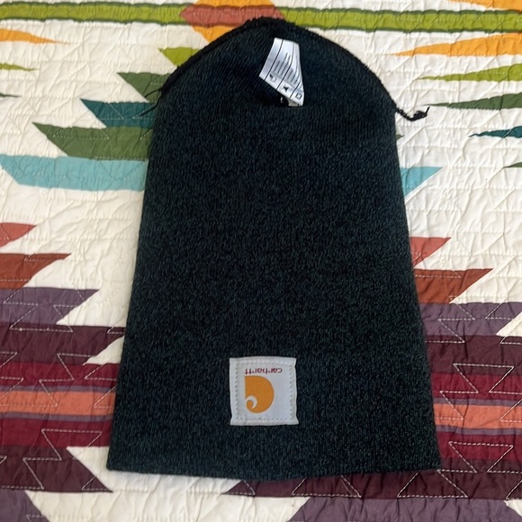 Green knit cuffed Carhartt Beanie. O/S - Picture 6 of 8
